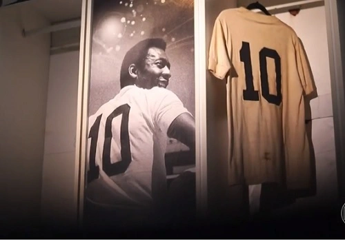 Conheça o mistério do armário de Pelé trancado há 50 anos)
